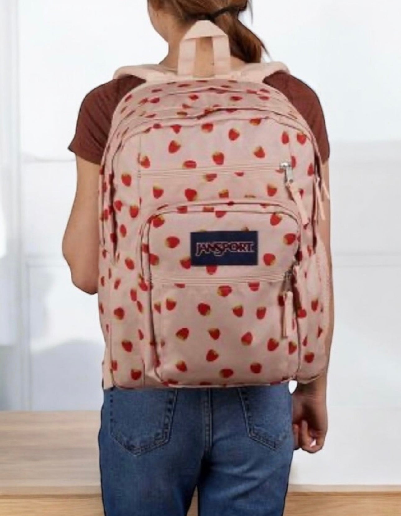 Mochila Escolar con Impresión de Fresas  Jansport XL 44.45 Cms Altura