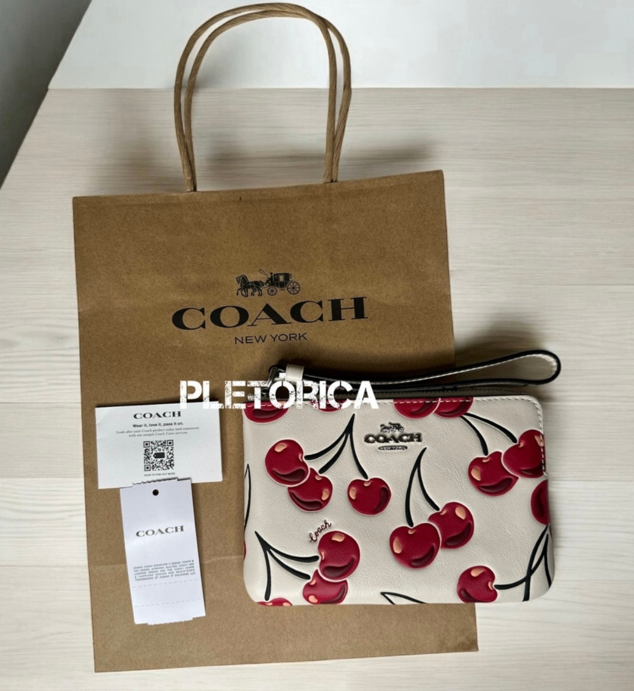 Muñequera Coach Estampado Cereza Con Cierre