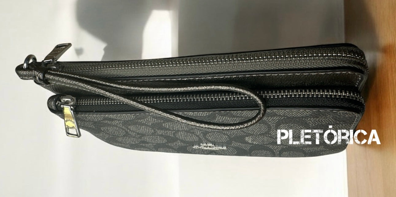 Cartera Larga Coach Con Doble Cierre Color Negro y Plata