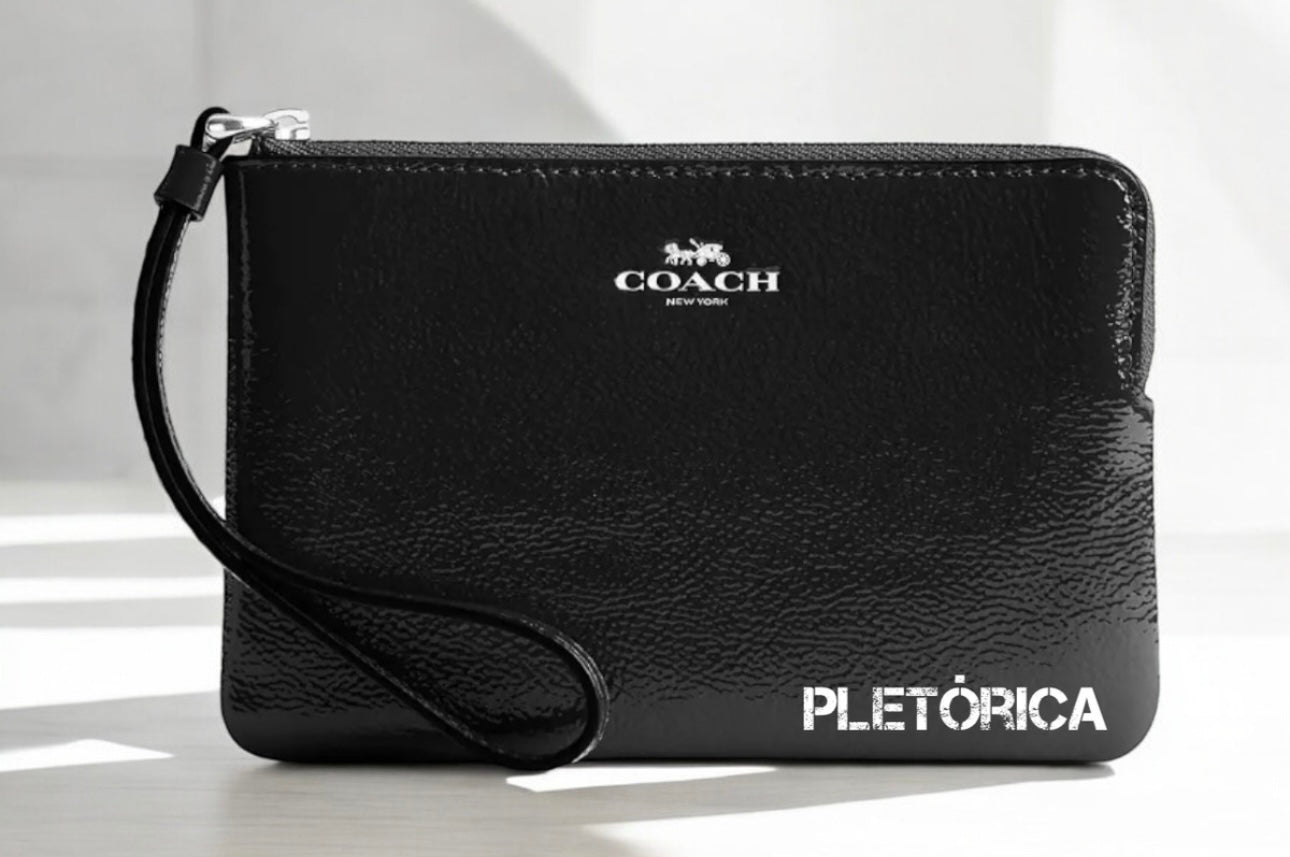 Muñequera Coach Charol Con Cierre Color Negro